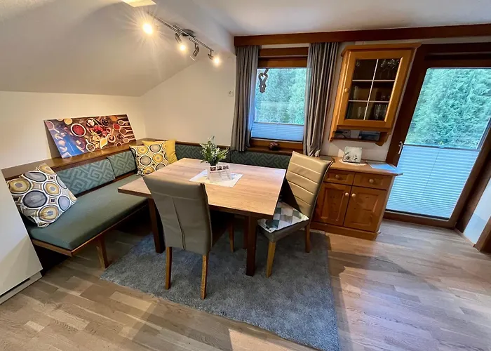 Maximilian Apartment *