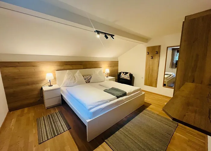 Maximilian Apartament Tux