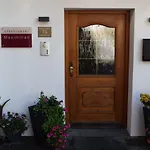 Maximilian Apartment